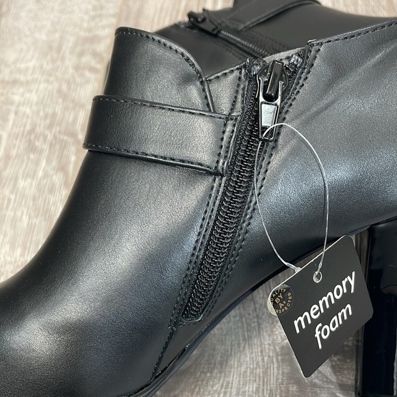 NWT East 5th EF Emmelie Black Booties Memory Foam Buckle Heeled 6 - Picture 16 of 16